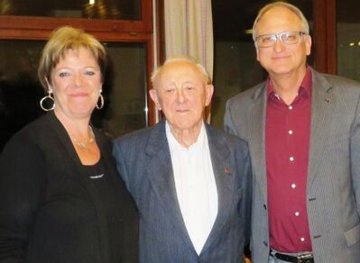 Ehrung von Günther Stöhr durch Sabine Wölfle und Hanspeter Hauke. Foto: E. Hauke
